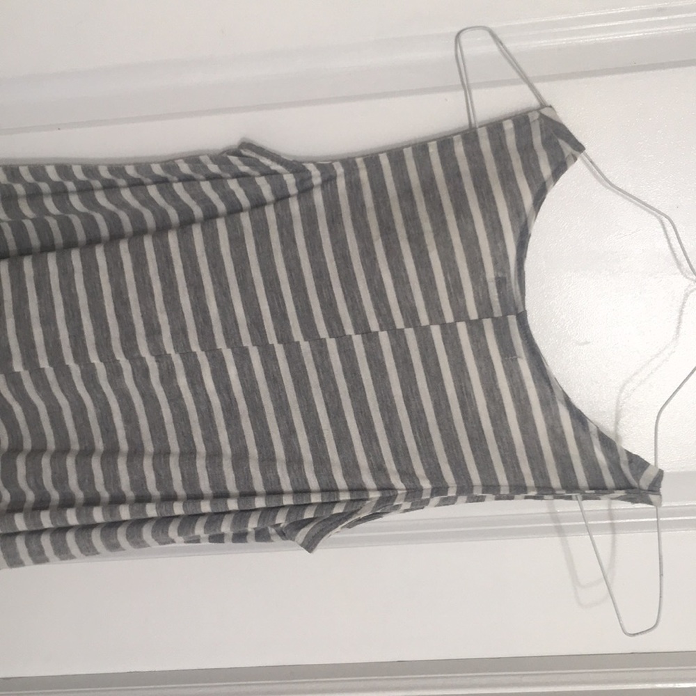 Dress small - Picture 5 of 7